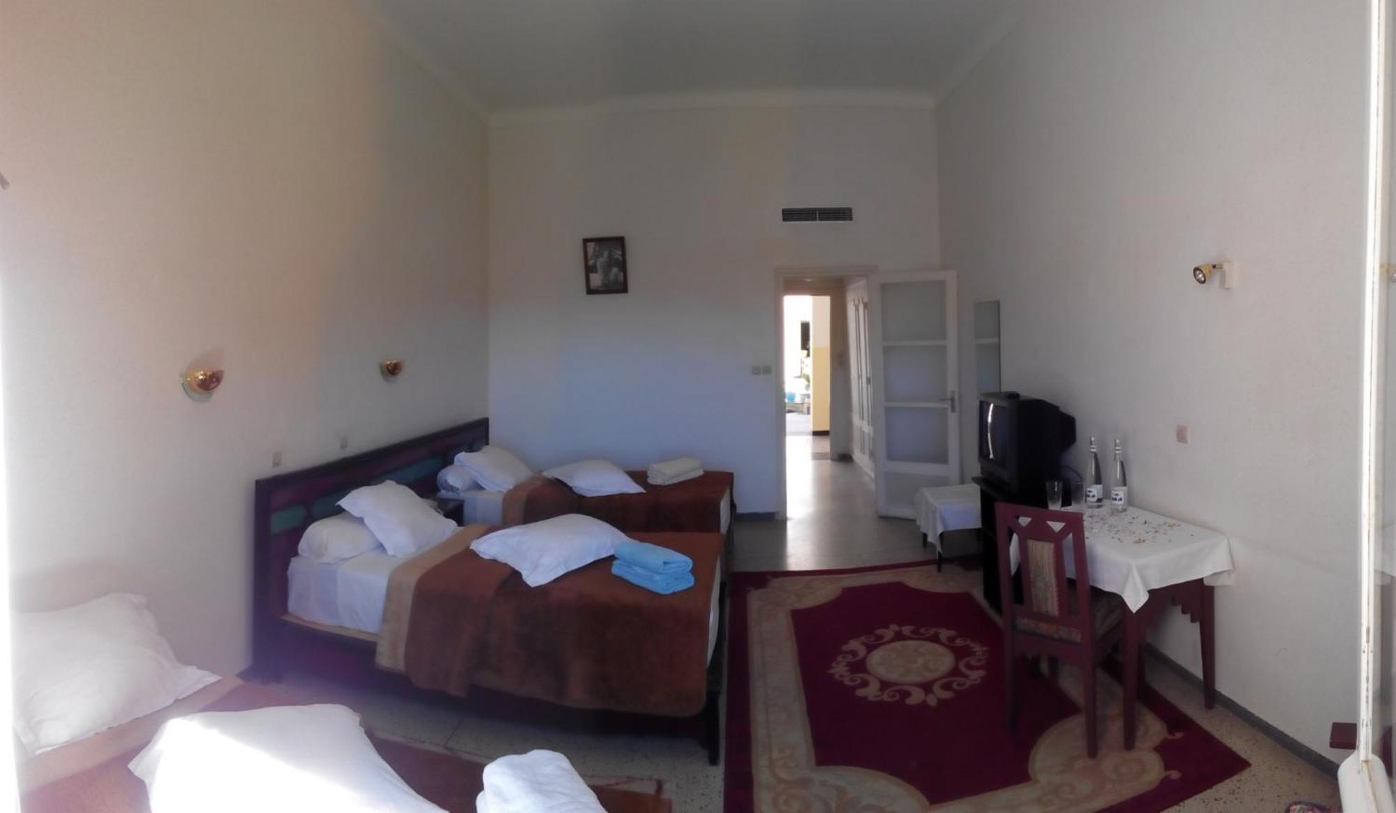 Hotel Les Amandiers Tafraout Exterior foto